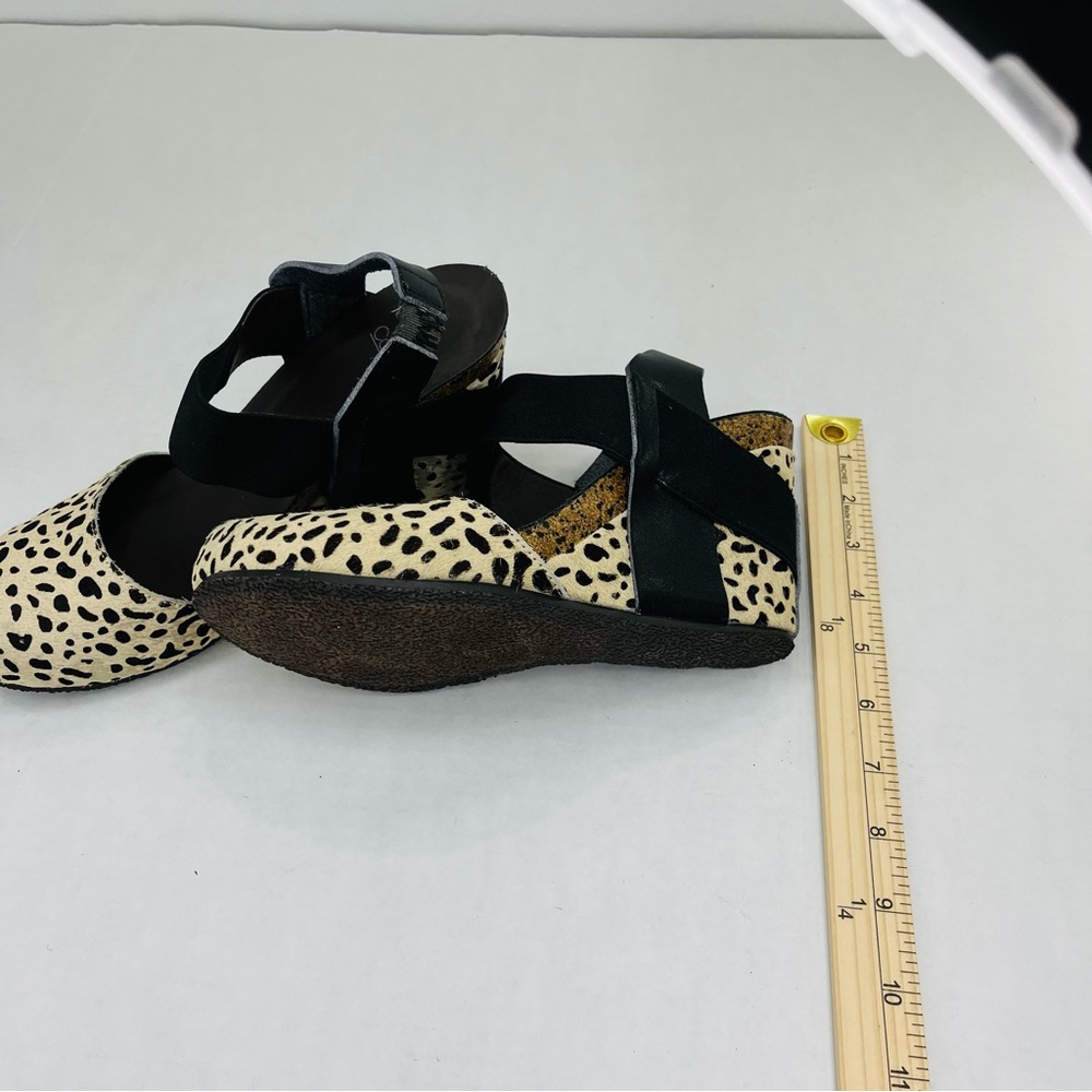 ✨🐆 Corky’s Leopard Print Wedge Sandals – Chic & Effortless Style 🐆✨ - Picture 9 of 14